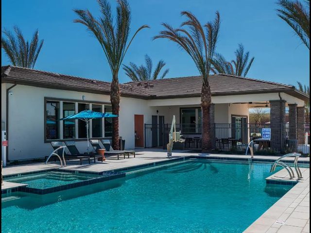 Pool and clubhouse at Village at Liberty Farms, Phoenix